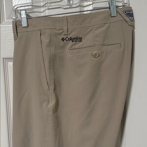 Columbia Men's Khaki shorts